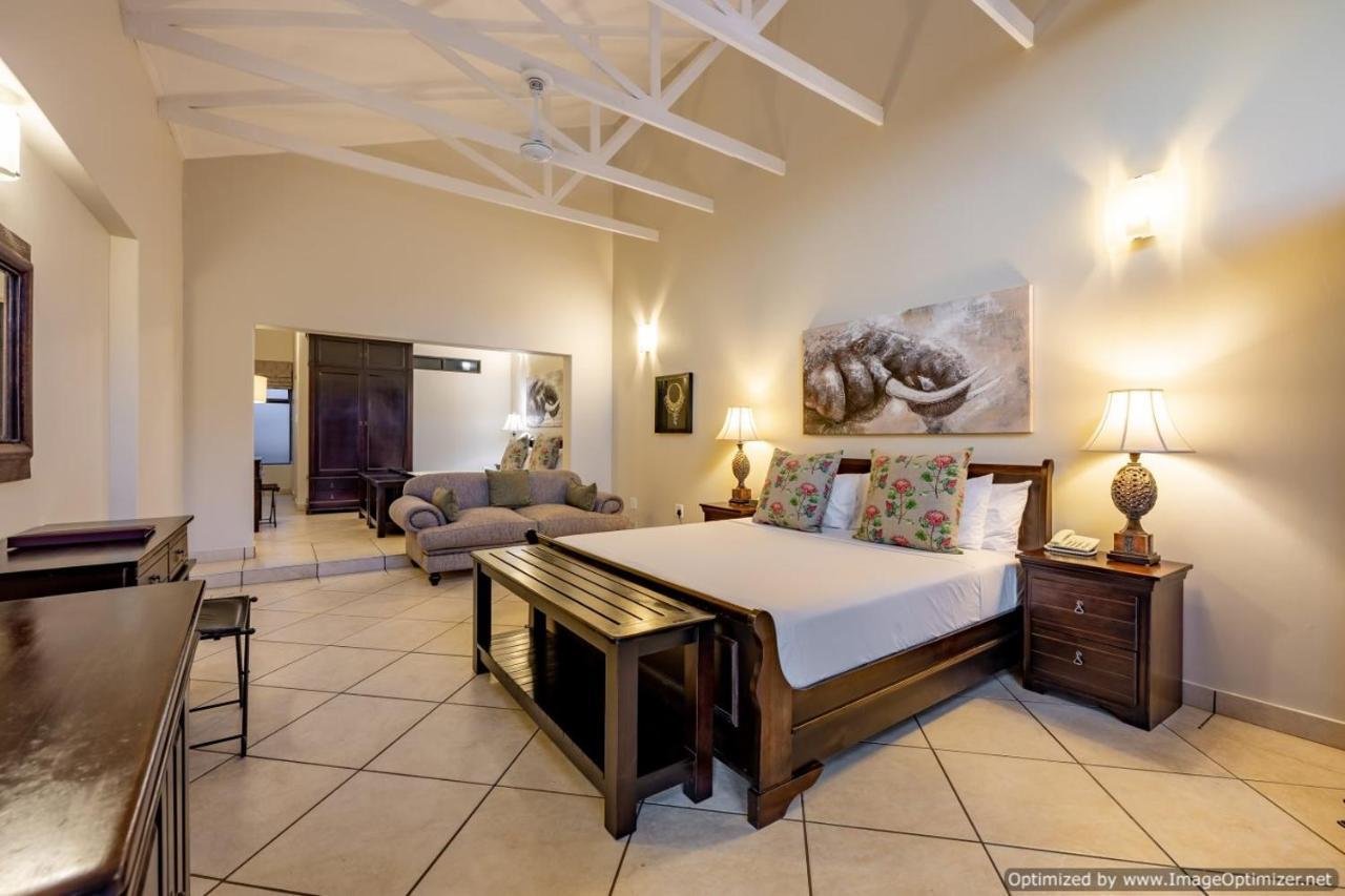 שלושלואי Zulu Nyala Game Lodge מראה חיצוני תמונה